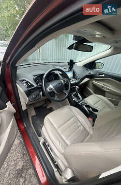 Внедорожник / Кроссовер Ford Escape 2013 в 