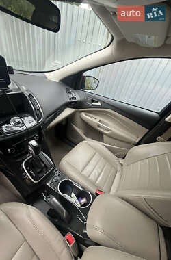 Внедорожник / Кроссовер Ford Escape 2013 в 