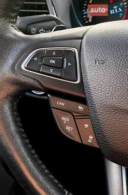 Внедорожник / Кроссовер Ford Escape 2016 в 