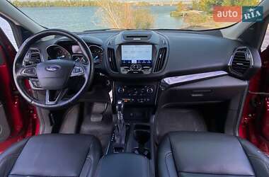 Внедорожник / Кроссовер Ford Escape 2016 в 