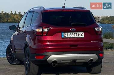 Внедорожник / Кроссовер Ford Escape 2016 в 