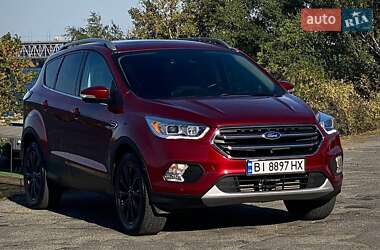 Внедорожник / Кроссовер Ford Escape 2016 в 