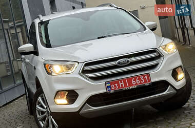 Внедорожник / Кроссовер Ford Escape 2017 в 