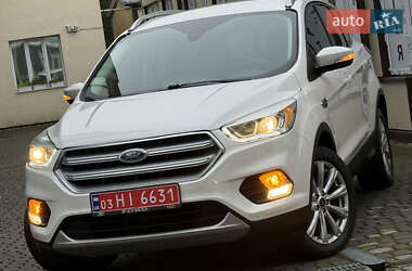 Внедорожник / Кроссовер Ford Escape 2017 в 