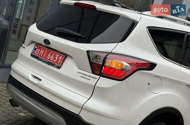 Внедорожник / Кроссовер Ford Escape 2017 в 