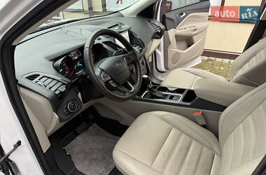 Внедорожник / Кроссовер Ford Escape 2017 в 