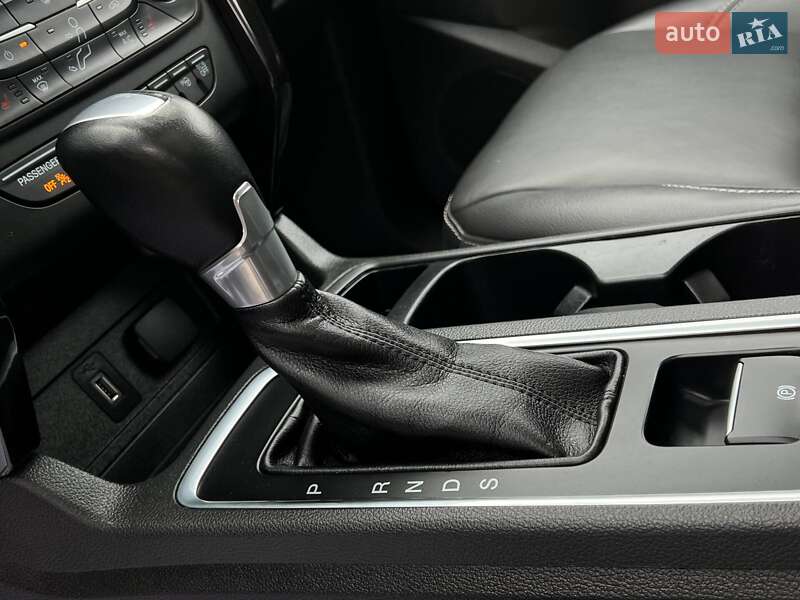 Внедорожник / Кроссовер Ford Escape 2018 в Стрые