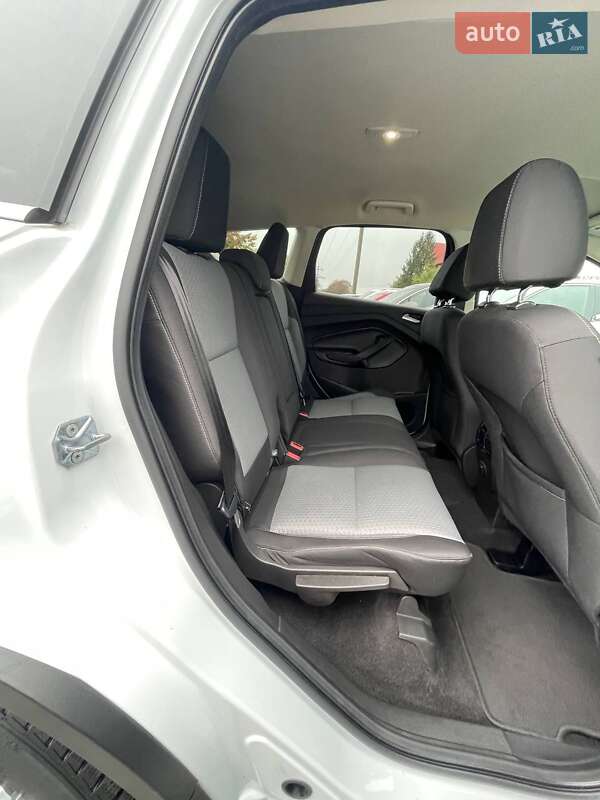 Внедорожник / Кроссовер Ford Escape 2017 в Львове