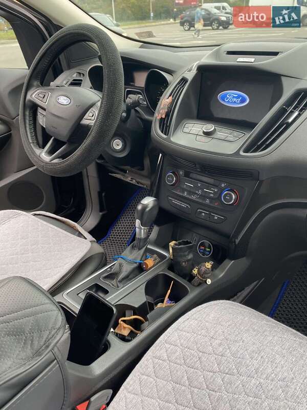 Внедорожник / Кроссовер Ford Escape 2016 в Киеве
