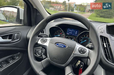 Внедорожник / Кроссовер Ford Escape 2015 в 
