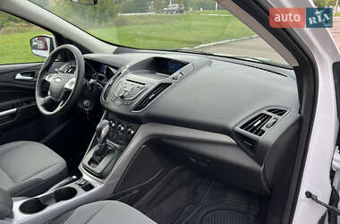 Внедорожник / Кроссовер Ford Escape 2015 в 