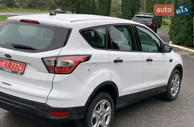 Внедорожник / Кроссовер Ford Escape 2017 в 