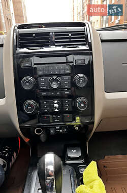 Позашляховик / Кросовер Ford Escape 2010 в 