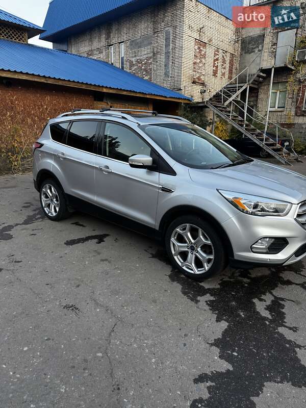 Внедорожник / Кроссовер Ford Escape 2018 в Славянске