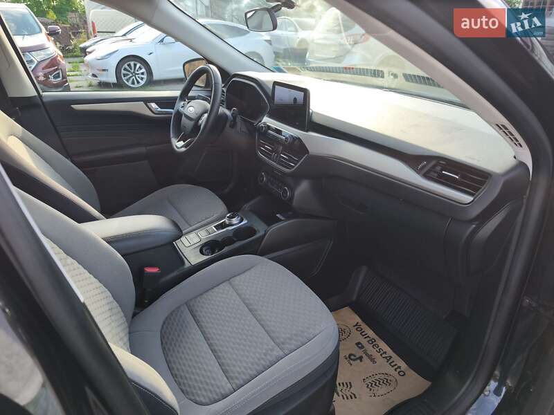 Позашляховик / Кросовер Ford Escape 2021 в Стрию
