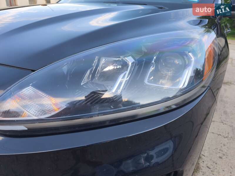 Позашляховик / Кросовер Ford Escape 2021 в Стрию