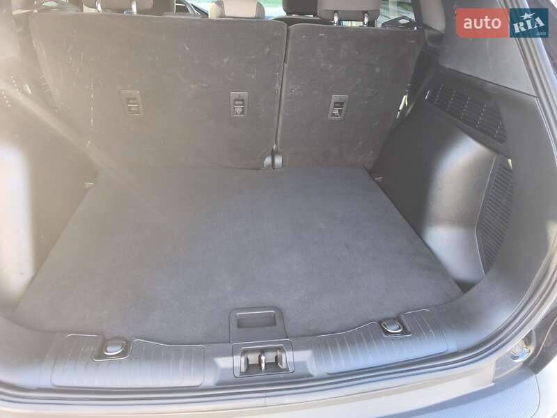 Позашляховик / Кросовер Ford Escape 2021 в Стрию