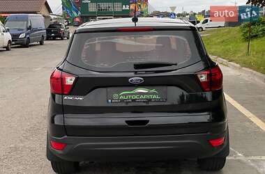 Внедорожник / Кроссовер Ford Escape 2019 в 