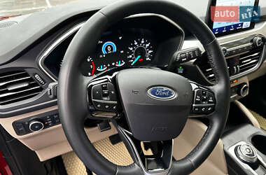 Внедорожник / Кроссовер Ford Escape 2022 в 