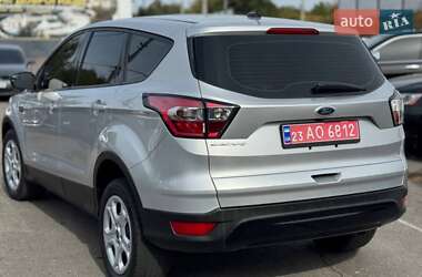 Внедорожник / Кроссовер Ford Escape 2017 в 