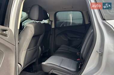 Внедорожник / Кроссовер Ford Escape 2017 в 