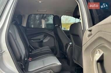 Внедорожник / Кроссовер Ford Escape 2017 в 