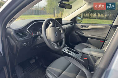 Внедорожник / Кроссовер Ford Escape 2022 в 