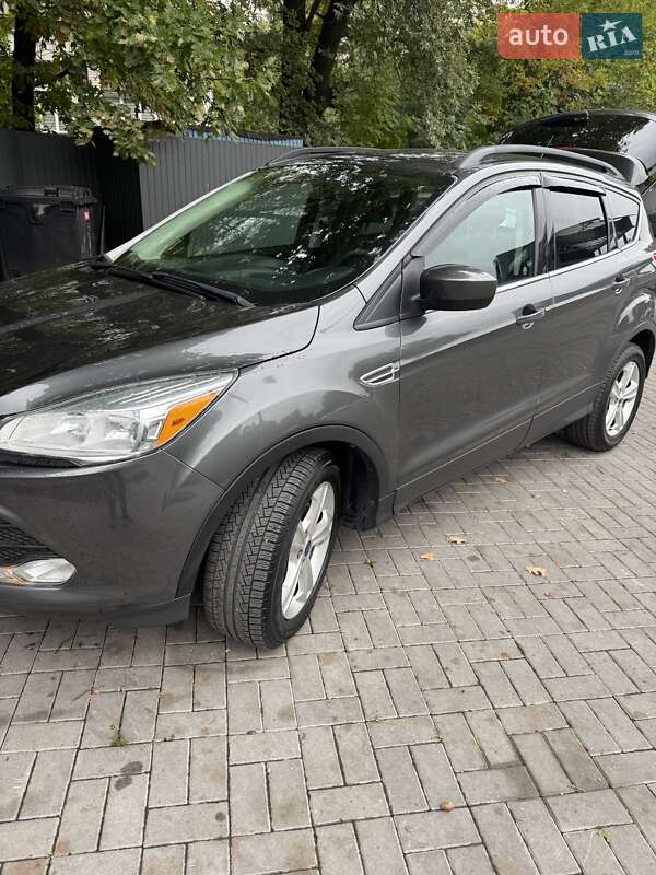 Внедорожник / Кроссовер Ford Escape 2016 в 