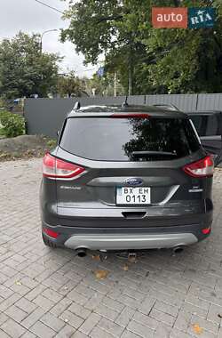 Внедорожник / Кроссовер Ford Escape 2016 в 