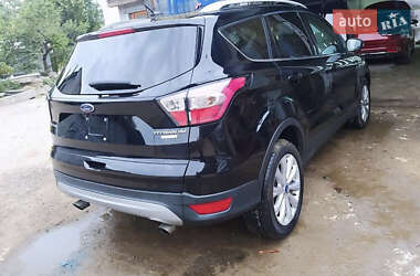 Внедорожник / Кроссовер Ford Escape 2017 в 