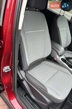Внедорожник / Кроссовер Ford Escape 2015 в 