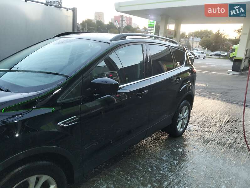 Внедорожник / Кроссовер Ford Escape 2018 в Львове