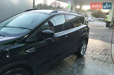 Внедорожник / Кроссовер Ford Escape 2018 в 