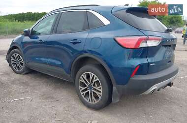 Внедорожник / Кроссовер Ford Escape 2020 в 