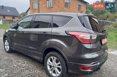 Позашляховик / Кросовер Ford Escape 2017 в 