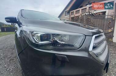 Позашляховик / Кросовер Ford Escape 2017 в 