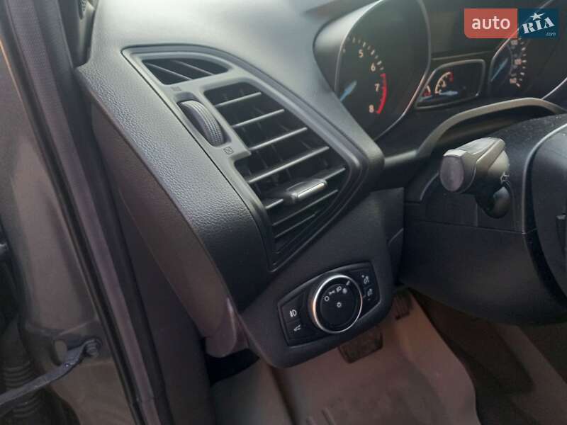 Позашляховик / Кросовер Ford Escape 2017 в Івано-Франківську