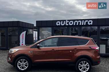 Внедорожник / Кроссовер Ford Escape 2017 в 