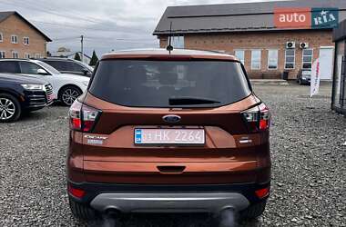 Внедорожник / Кроссовер Ford Escape 2017 в 