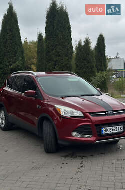Внедорожник / Кроссовер Ford Escape 2015 в Дубно