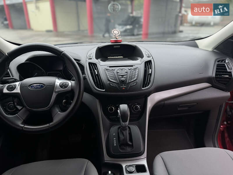 Внедорожник / Кроссовер Ford Escape 2015 в Дубно
