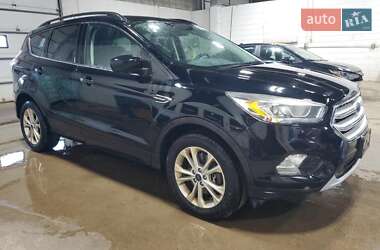 Внедорожник / Кроссовер Ford Escape 2018 в 
