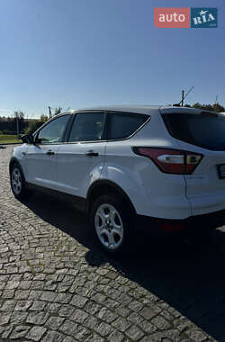 Внедорожник / Кроссовер Ford Escape 2017 в 