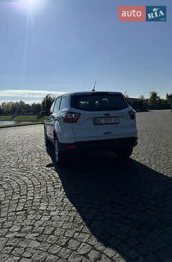 Внедорожник / Кроссовер Ford Escape 2017 в 
