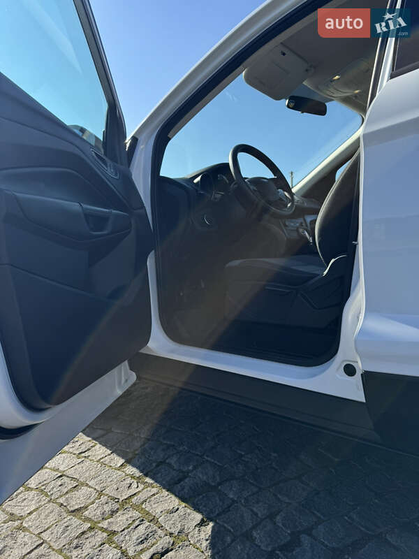 Внедорожник / Кроссовер Ford Escape 2017 в Жовкве