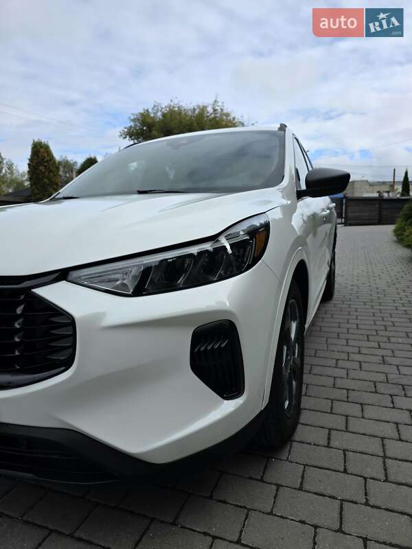 Позашляховик / Кросовер Ford Escape 2024 в Тернополі