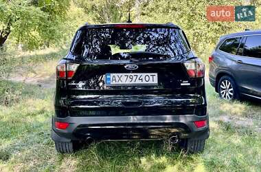 Внедорожник / Кроссовер Ford Escape 2018 в 