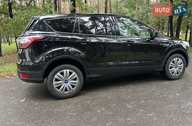Внедорожник / Кроссовер Ford Escape 2017 в 