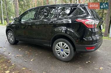 Внедорожник / Кроссовер Ford Escape 2017 в 