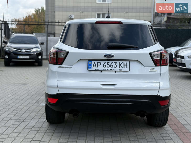 Внедорожник / Кроссовер Ford Escape 2017 в Запорожье